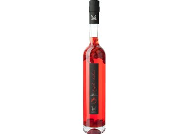 Strawberry liqueur with wood strawberries  Villa Laviosa