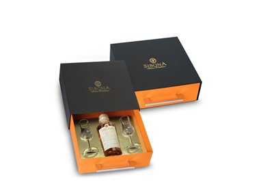 Distilleria Sibona - Confezione regalo 1 bt. 50cl Grappa di Arneis con 2 bicchieri