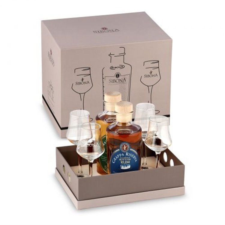 Distilleria Sibona - Box Tray 1bt. Grappa Botti da Rum and 1bt Grappa Botti da Madeira with 4 glasses (2x50cl) Distilleria Sibona - Box Tray 1bt. Grappa Botti da Rum and 1bt Grappa Botti da Madeira with 4 glasses (2x50cl)