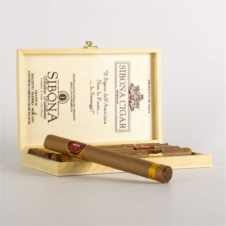 Distilleria Sibona - Geschenkbox Zigarren mit Grappa Monovitigno Dolcetto, Barbera, Moscato Holzkiste mit 6 Stück. Distilleria Sibona - Geschenkbox Zigarren mit Grappa Monovitigno Dolcetto, Barbera, Moscato Holzkiste mit 6 Stück.