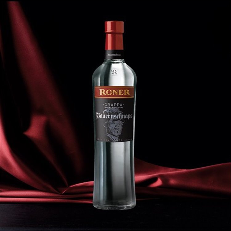 Roner - Bauernschnaps - Grappa dell’Agricoltor - 0,7 l. Roner - Bauernschnaps - Grappa dell’Agricoltor - 0,7 l.