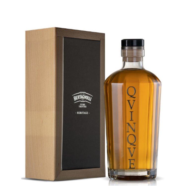 Bertagnolli - Grappa QVINQVE 5 anni in barrique (42% Vol. - 0.70 Lt) Bertagnolli - Grappa QVINQVE 5 anni in barrique (42% Vol. - 0.70 Lt)