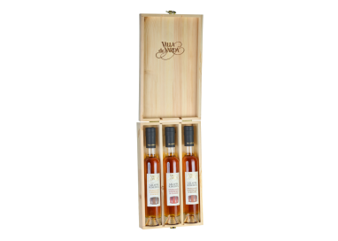 Riserve -  Preziosa confezione in legno  contenente 3 bottiglie da 20cL di Grappa Riserva 40 ° Distilleria Villa De Varda