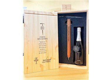 CAVE MONT BLANC DE MORGEX ET LA SALLE SOC.COOP COFANETTO IN LEGNO CON PICCOZZA e bottiglia Cuv‚